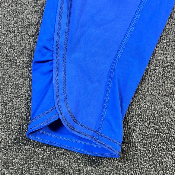 Lululemon Athletica Blue Athletic Capri Leggings, Size 4 - Picture 6 of 9